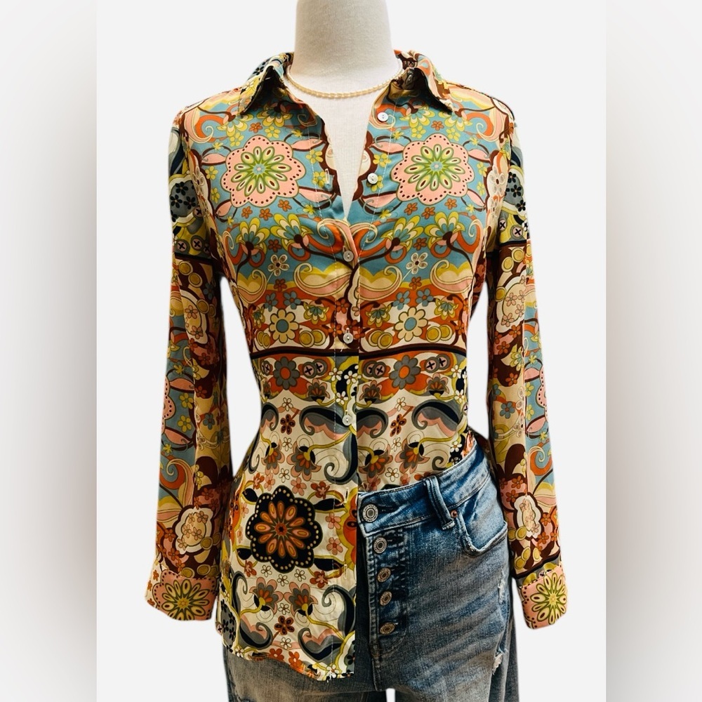 Rose & Olive Vibrant Floral Button Down Shirt - Picture 5 of 6